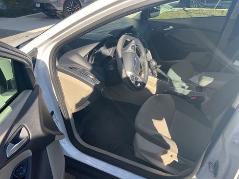 Used 2013 Ford Focus SE image 4