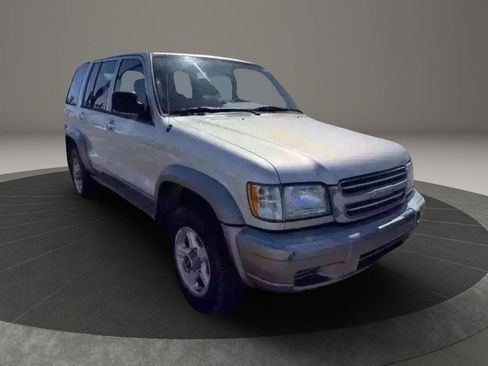 Used 2000 Isuzu Trooper S image 10