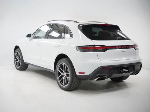Used 2026 Porsche Macan AWD/4WD image 3