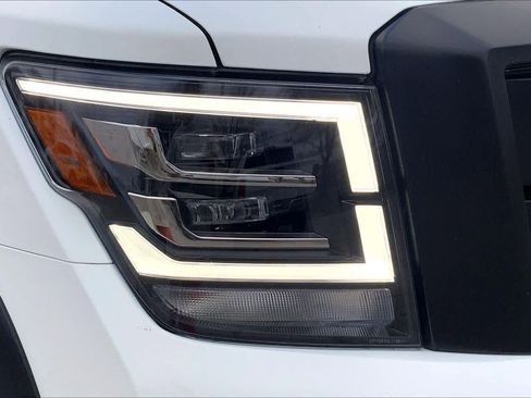 Used 2024 Nissan Titan PRO-4X w/ Pro-4x Convenience Package image 23