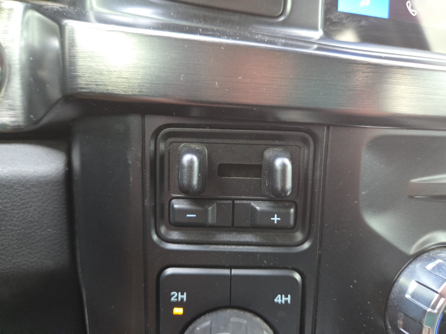 Used 2024 Ford F250 Lariat w/ Lariat Ultimate Package AWD/4WD image 12