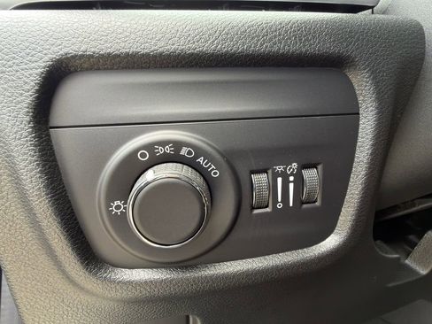 New 2025 Jeep Grand Cherokee L Altitude AWD/4WD image 18