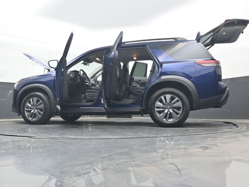 Used 2025 Nissan Pathfinder SV AWD/4WD image 40