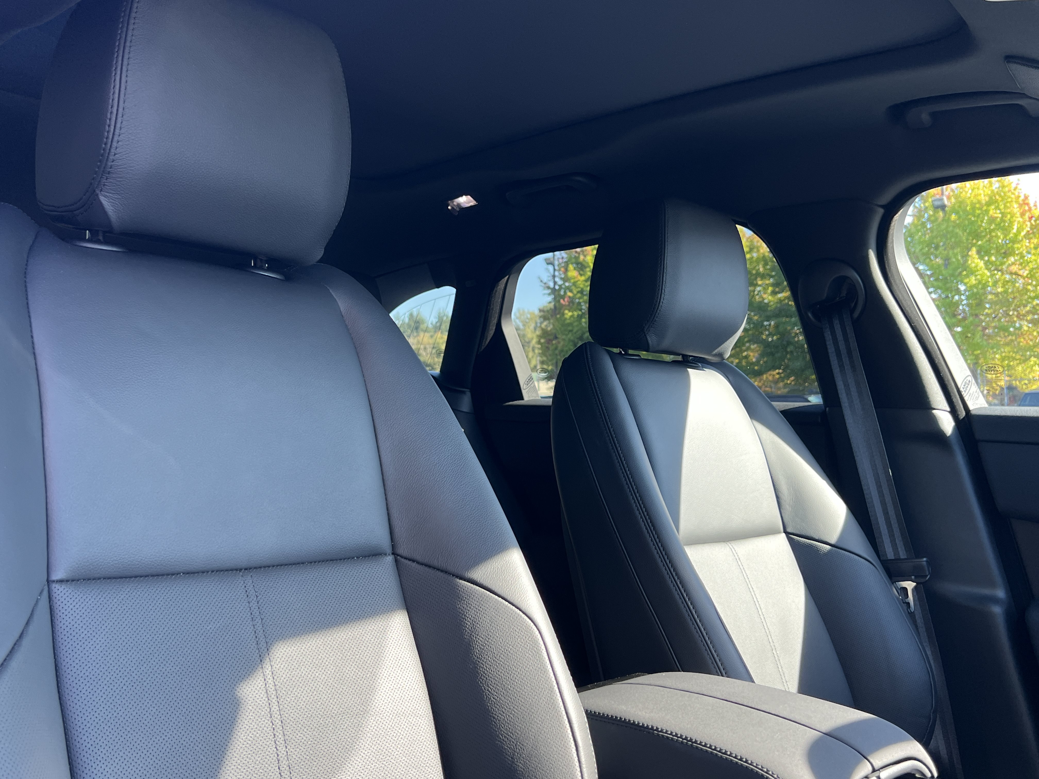 New 2025 Land Rover Range Rover Velar S AWD/4WD image 13