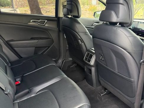 Used 2023 Kia Sportage EX AWD/4WD image 12