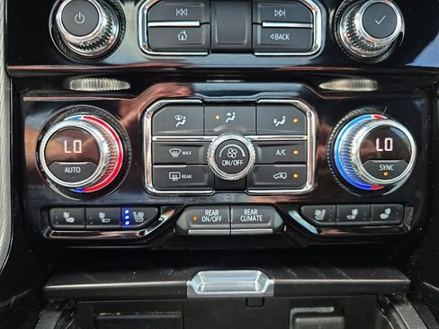 Used 2021 GMC Yukon Denali AWD/4WD image 22