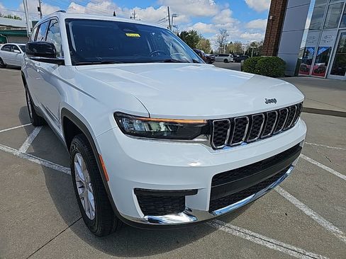 Used 2021 Jeep Grand Cherokee L Limited image 3