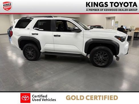 Certified 2025 Toyota 4Runner SR5 AWD/4WD image 9