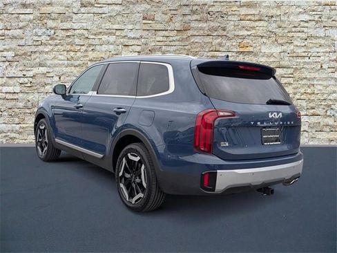 Used 2024 Kia Telluride S w/ S Sunroof Package image 4