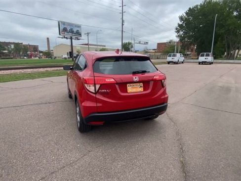 Used 2018 Honda HR-V LX image 7