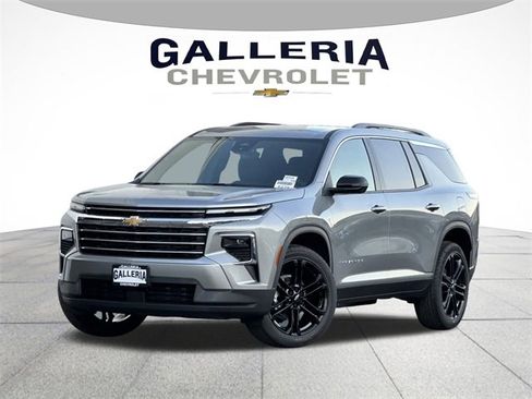 New 2026 Chevrolet Traverse LT w/ Driver Confidence Package image 2