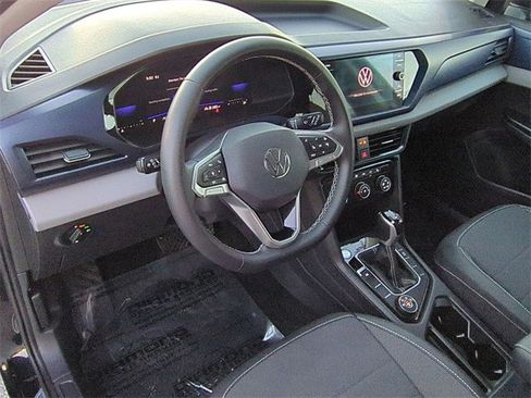 Used 2023 Volkswagen Taos SE image 9