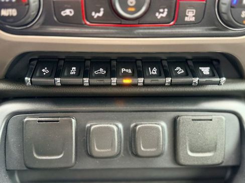 Used 2015 GMC Sierra 2500 Denali w/ Duramax Plus Package image 39