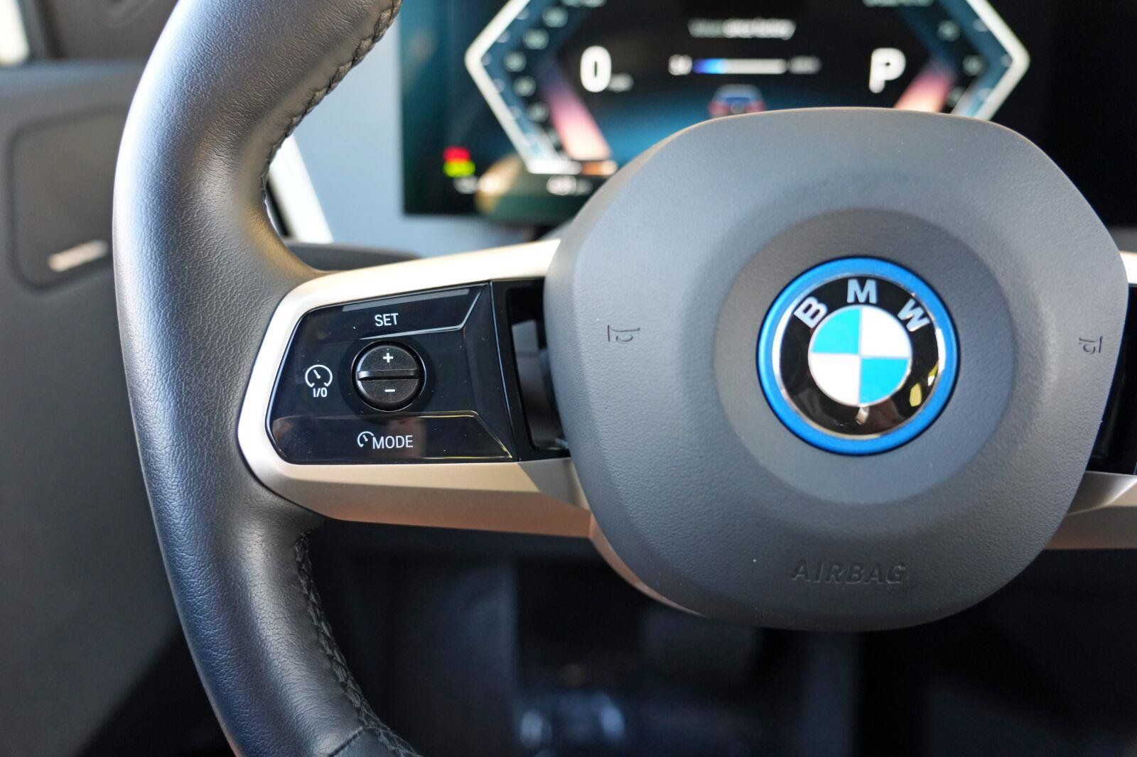 Used 2022 BMW iX xDrive50 w/ Premium Package AWD/4WD image 22