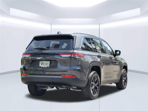 New 2026 Jeep Grand Cherokee Altitude AWD/4WD image 4