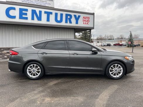 Used 2019 Ford Fusion SE FWD image 20