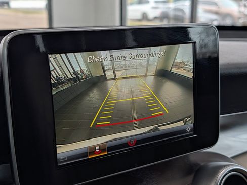 Used 2019 Mercedes-Benz GLC 300 GLC 300 image 24