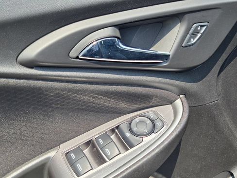 Used 2025 Chevrolet Malibu LT FWD image 18