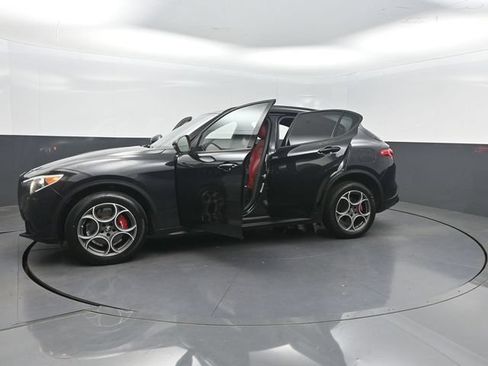 Used 2022 Alfa Romeo Stelvio Sprint AWD/4WD image 38