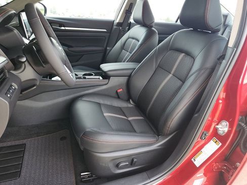 New 2025 Nissan Altima 2.5 SR image 7