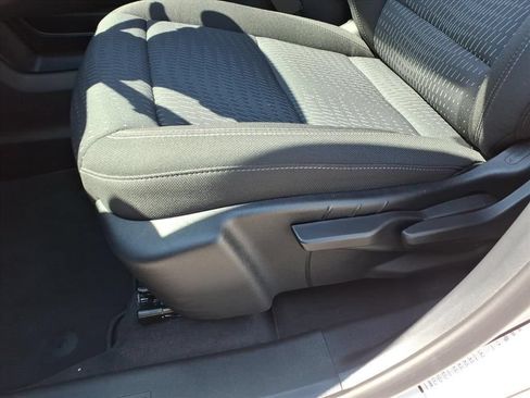 Used 2026 Chevrolet Equinox LT FWD image 18