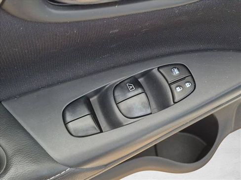 Used 2016 Nissan Sentra S FWD image 16
