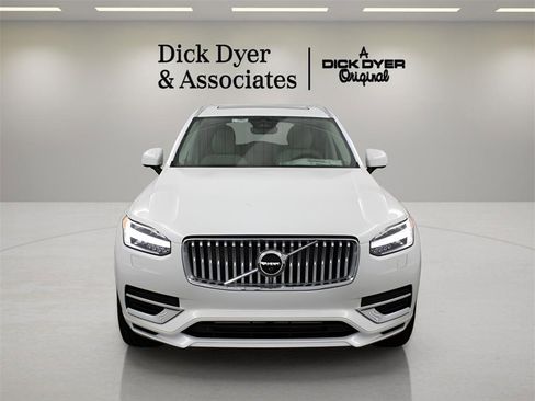 New 2025 Volvo XC90 T8 Plus w/ Protection Package Premier image 2