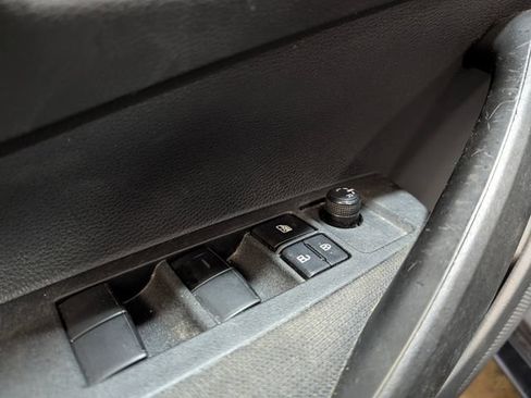 Used 2023 Toyota Corolla LE FWD image 13