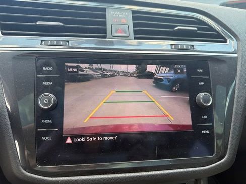 Used 2019 Volkswagen Tiguan SEL FWD image 10