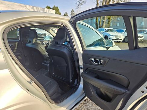 Used 2021 Volvo S60 T8 Inscription w/ Climate Package image 14