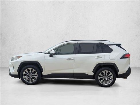Used 2019 Toyota RAV4 Limited w/ Advanced Technology Package FWD image 9