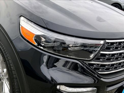 Used 2023 Ford Explorer XLT w/ Equipment Group 202A AWD/4WD image 32