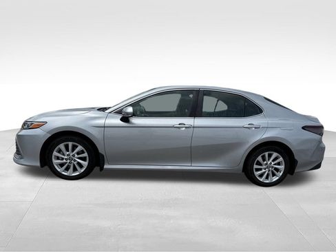 Used 2022 Toyota Camry LE w/ Cold Weather Package AWD/4WD image 2