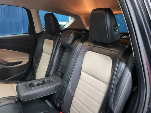 Used 2019 Ford Escape SEL image 21