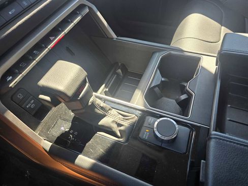 Used 2022 Toyota Tundra Limited w/ TRD Off-Road Package image 31