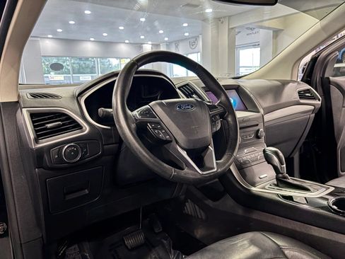 Used 2017 Ford Edge SEL w/ Equipment Group 201A FWD image 9