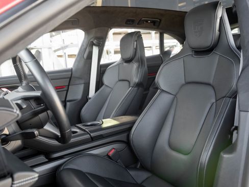 Used 2024 Porsche Taycan GTS image 5