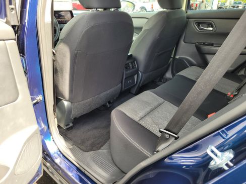 Used 2025 Nissan Rogue SV FWD image 14