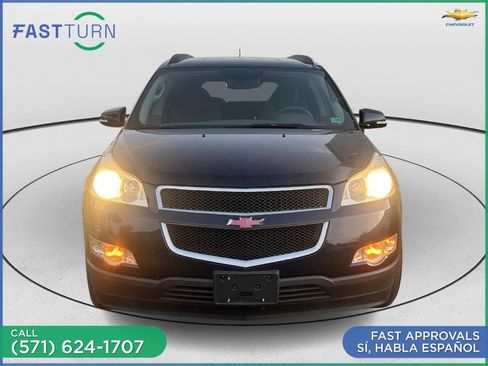 Used 2009 Chevrolet Traverse LT FWD image 2