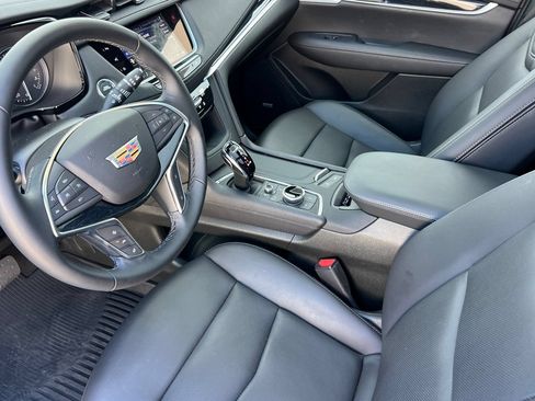 Used 2025 Cadillac XT5 Premium Luxury w/ Technology Package FWD image 9