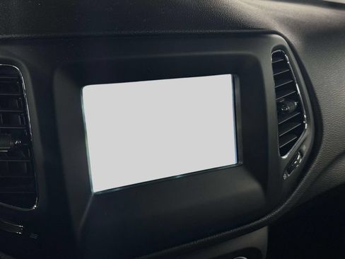 Used 2019 Jeep Compass Latitude w/ Popular Equipment Group AWD/4WD image 29