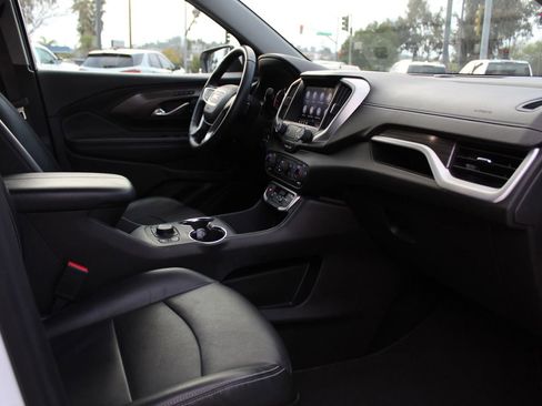 Used 2024 GMC Terrain SLT image 10