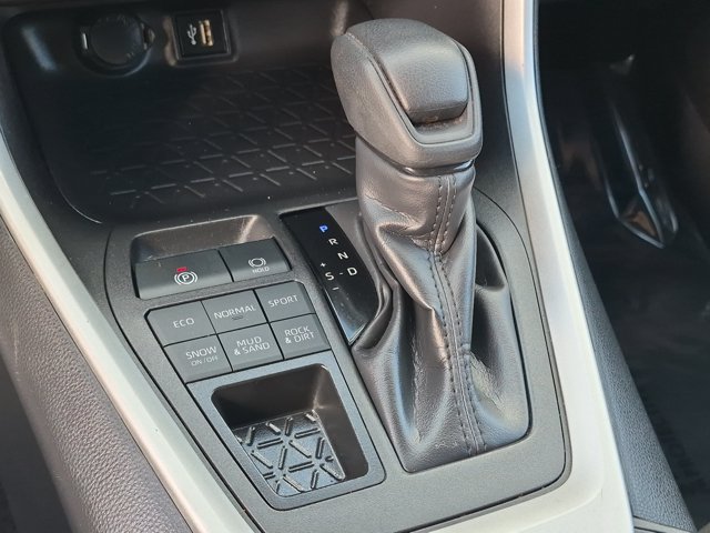 Used 2025 Toyota RAV4 LE AWD/4WD image 22