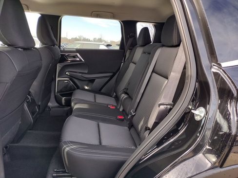 New 2026 Mitsubishi Outlander ES image 8