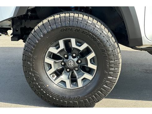 Used 2023 Toyota Tacoma TRD Off-Road AWD/4WD image 31