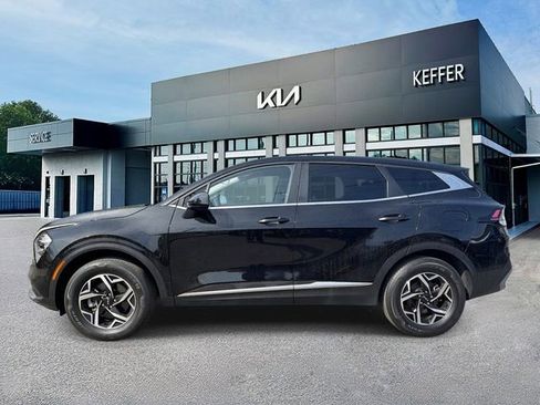 Used 2023 Kia Sportage LX image 5