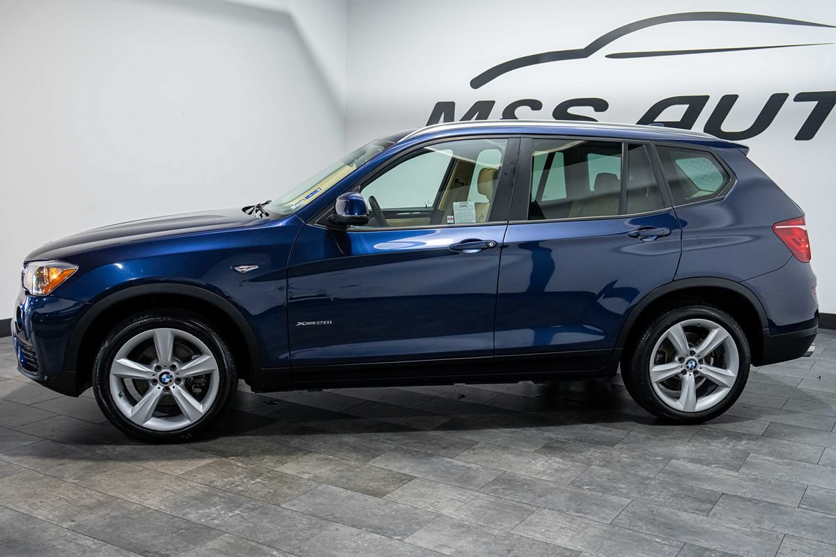 Used 2017 BMW X3 xDrive28i AWD/4WD image 3