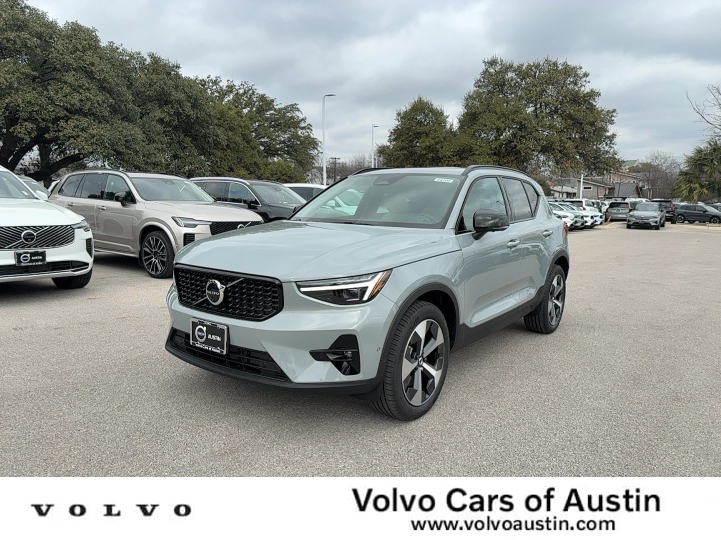 Used 2026 Volvo XC40 B5 Plus w/ Protection Package Premier AWD/4WD image 1