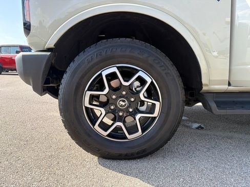 Used 2025 Ford Bronco Outer Banks AWD/4WD image 39