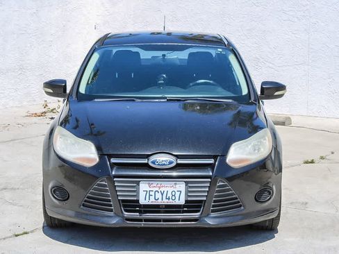 Used 2014 Ford Focus SE FWD image 2